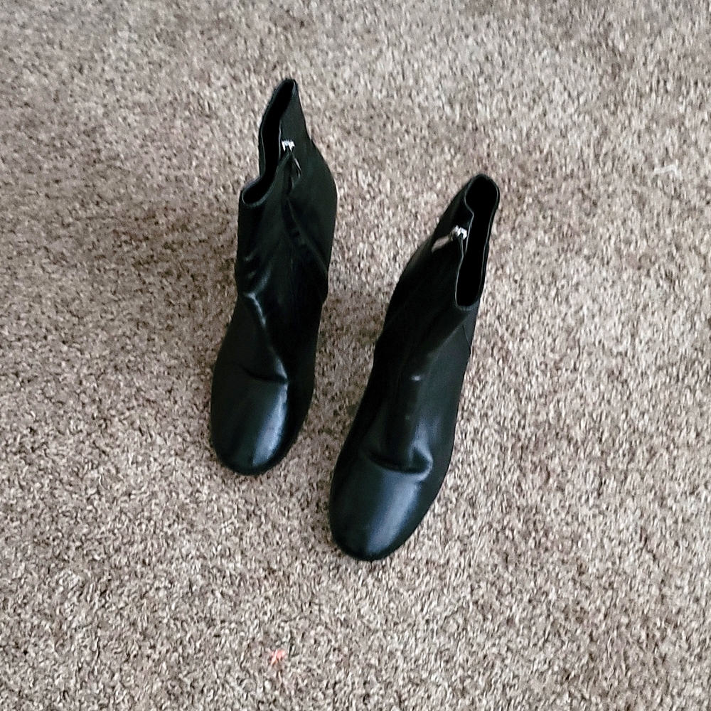 Halogen Black Booties